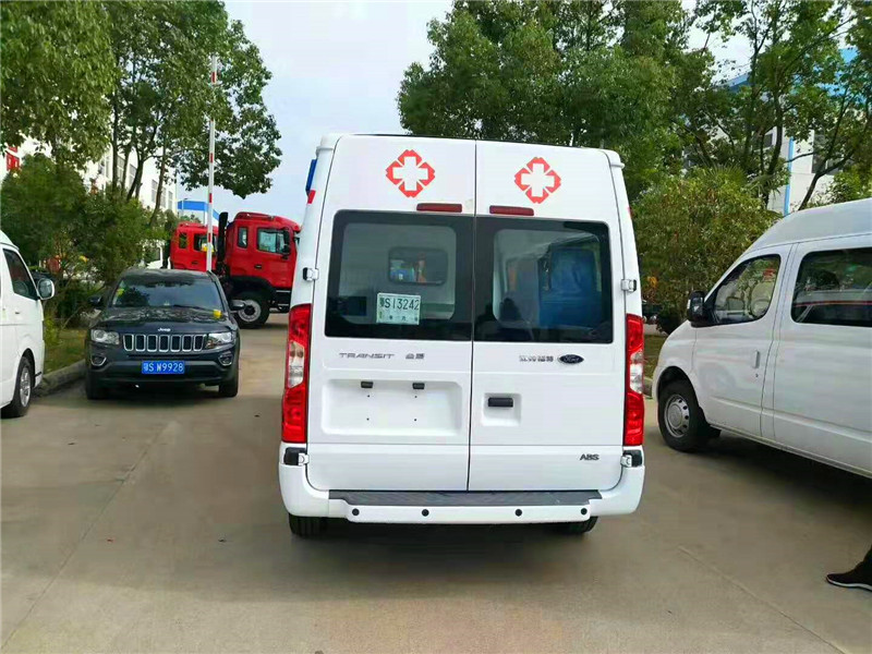 福特新世代V348長軸中頂運(yùn)輸型救護(hù)車