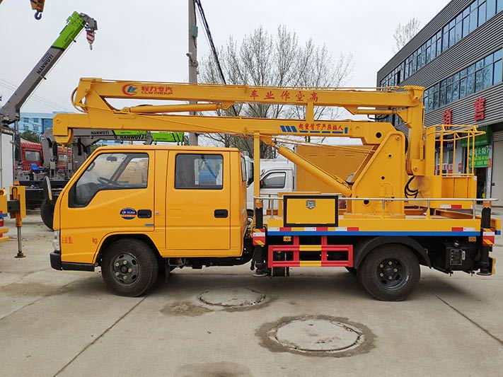 江鈴12米藍牌高空作業(yè)車