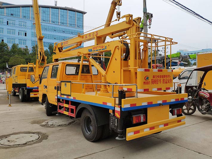 江鈴12米藍牌高空作業(yè)車