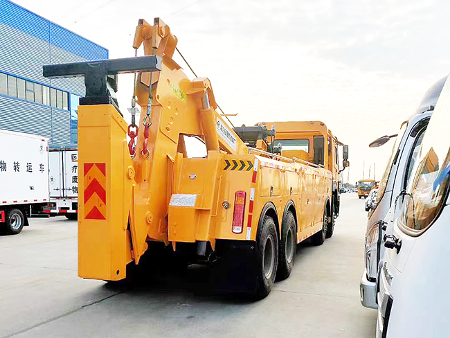 國(guó)六重汽豪沃前四后八拖吊聯(lián)體清障車